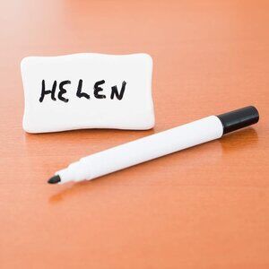 Set of 5 Reusable Porcelain Name Cards with Marker – Elegant Place Settings